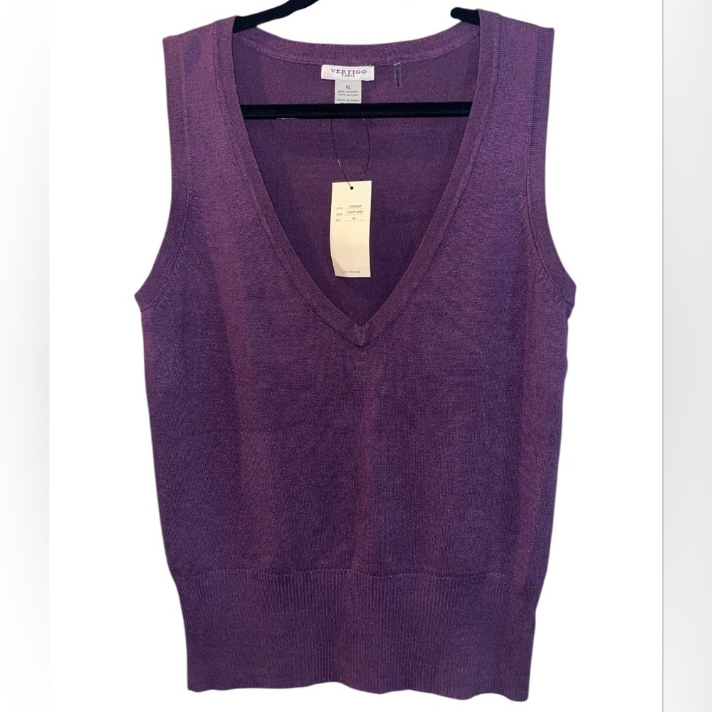 NWT Vertigo Paris Sleeveless Knit V-Neck Sweater Size XL